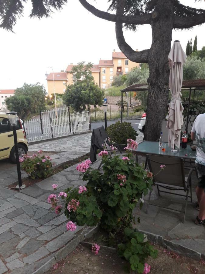 Appartamento Con Giardino Privato Santo Stefano al Mare Exterior photo